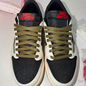 Travis Scott x Wmns Air Jordan 1 Retro Low OG SP 'Olive